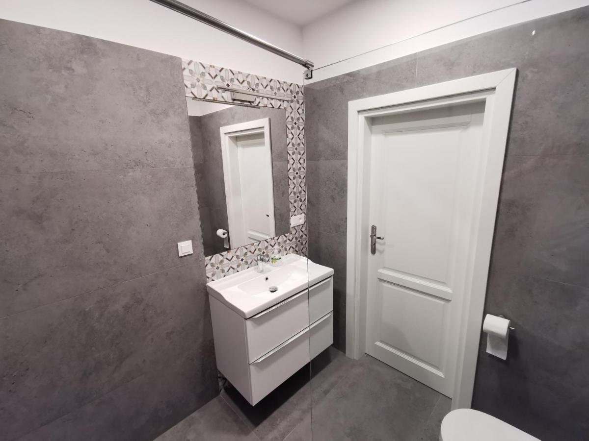 Nowe Apartamenty Zamkowa Vis A Vis Wawelu Krakow Exterior photo